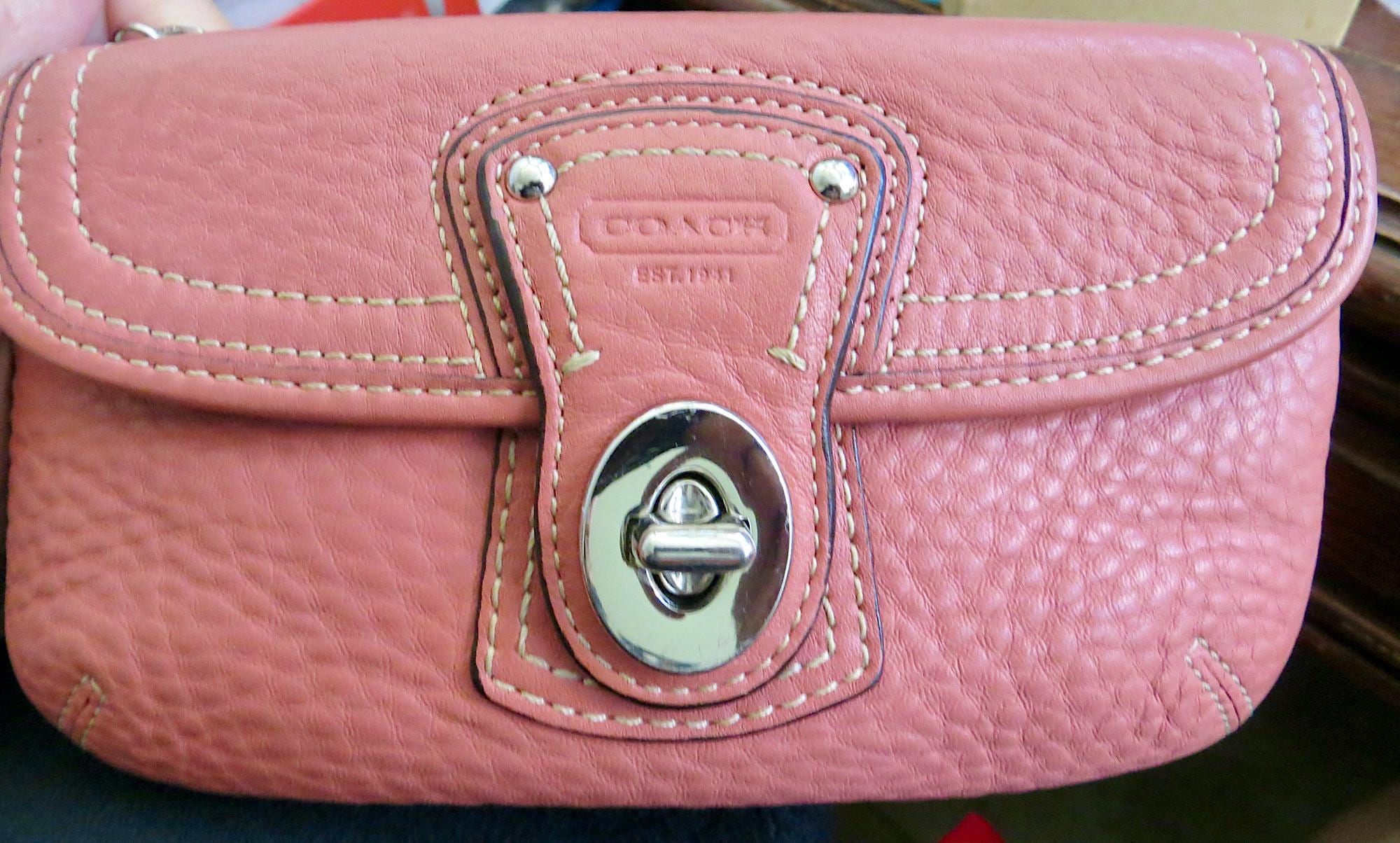 Vtg COACH Legacy Mauve Pink White Stitching Pebbled Leather Turn