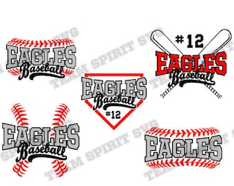 Puede incluir: Cuatro diseños diferentes para un logotipo de equipo de béisbol con la palabra "Eagles" en gris y la palabra "Baseball" en cursiva negra. Los diseños incluyen una pelota de béisbol con costuras rojas, un diamante de béisbol, bates de béisbol cruzados y dos bates de béisbol cruzados con costuras rojas.