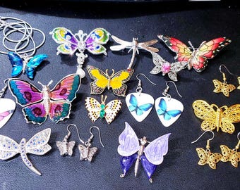 Lote de 17 piezas de joyería vintage y moderna con forma de mariposa: colgantes/broches Monet.
