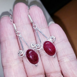 Brincos pendentes de coral esponja vermelha banhados a prata esterlina 925!