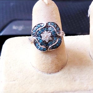 925 Affinity Sterling Silver 0.50 Tcw Diamond Flower Ring   (Size 7.0)!