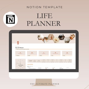 Può includere: Uno schermo di computer che mostra un modello Notion per un planner di vita. Il modello include sezioni per attività quotidiane, obiettivi e note. Lo schermo è circondato da un motivo esagonale di immagini, tra cui un girasole, una tazza di caffè e un libro.