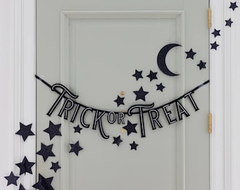 Trick or treat felt banner/ Halloween banner/ black banner/ festive banner/ Halloween party / Halloween theme decoration/