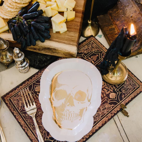 Skull plates/ Halloween plates/ Trick or Treat plates/ Halloween Skull plates