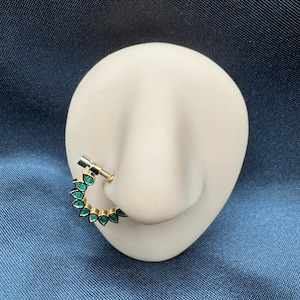 Piercings de nariz/ Piercing de pressão/ Nuth/ Mukuthi/ Mukku Pudaka/ Piercing de nariz/ Piercing de pedras/ Piercing de pérolas/ Joias de casamento/ Bollywood