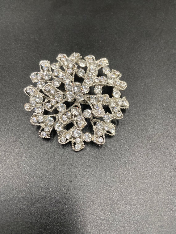 Silver brooch for saree deals