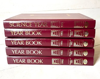 World Book YEAR BOOKS And One 1993 SCIENCE Year Book, 5 Books In All,  Year Books Include 1992, 1993, 1994, 1995, Home Office Decor, Library