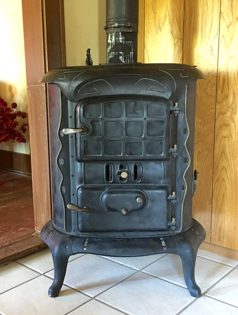 Antique Parlor Stove Pot Belly Glorious Windson Cast Iron Wood Burning Southern Decor Farmhouse Style - Pot Belly Stove With Glass Door Antique Parlor Stove Pot Belly Glorious Windson Cast Iron Wood Burning Southern Decor Farmhouse Style - Pot Belly Stove With Glass Door