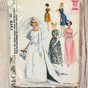Vintage 1960s Wedding Dress Sewing Pattern: McCall&#39;s 7572, Size 11