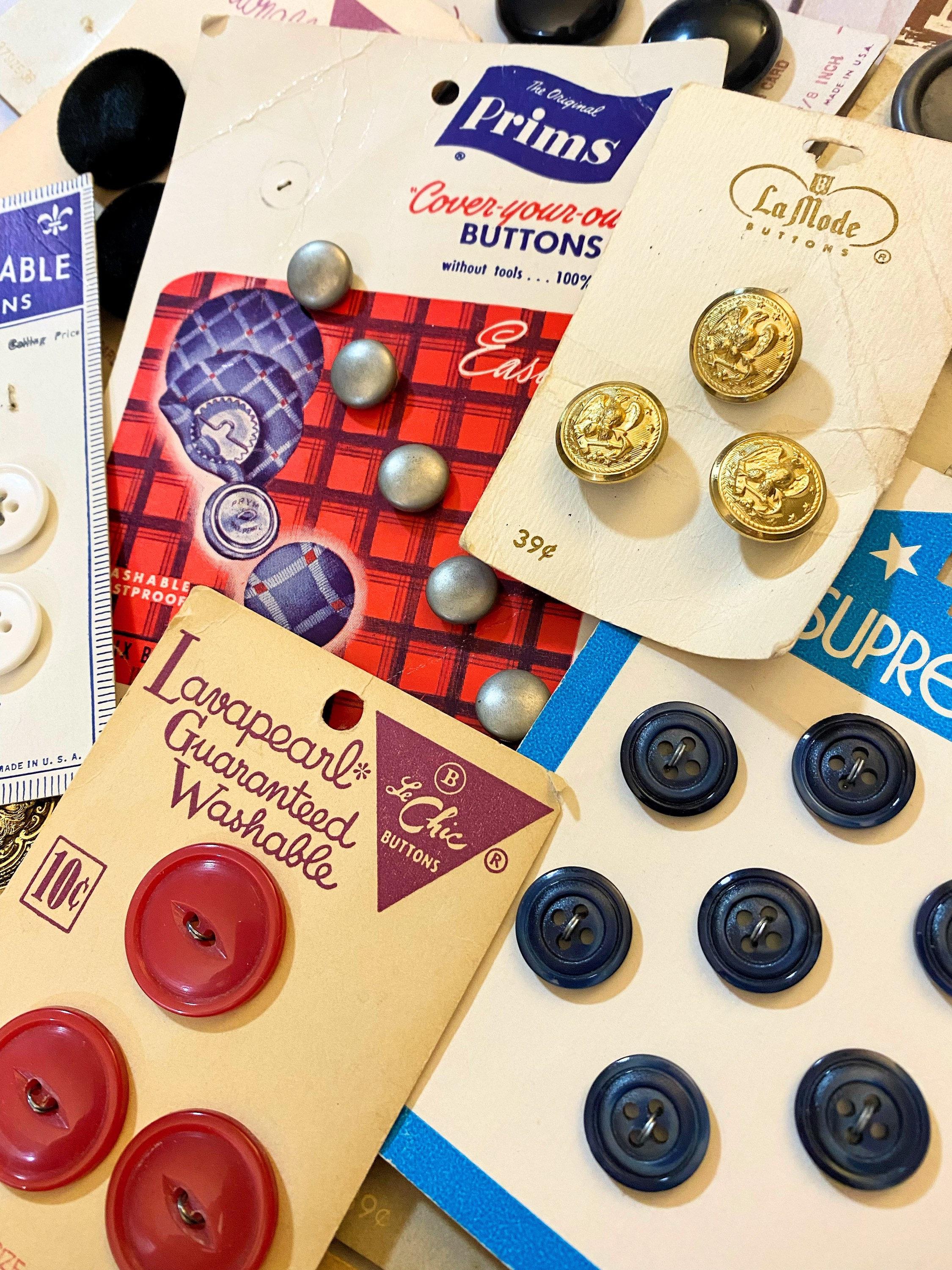 Vintage Buttons on Cards. 5 Button Cards. Lamode. Lansing. Etsy