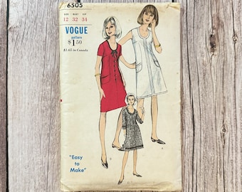 Vogue Schnittmuster 6505. Ungeschnittenes Vintage Kleid Muster.