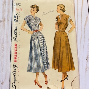 Simplicity Pattern 2792. Vintage Dress Sewing Pattern.