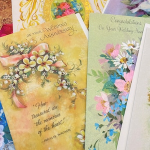 Vintage verjaardag wenskaart. Bloemen wenskaart. Huwelijksverjaardag.