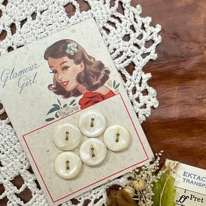 Botões da menina do encanto do vintage no cartão. Ótimo presente para amante da moda vintage ou amigo astuto.