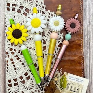 Beaded Flower Ink Pen: Handmade Silicone Bead Pen Gift