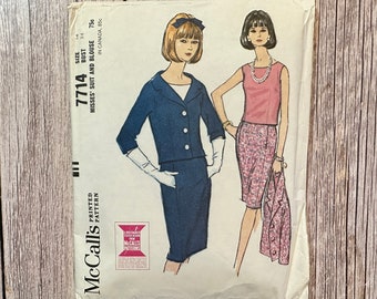 Modello di cucito McCall's 7714. Abito e camicetta vintage.