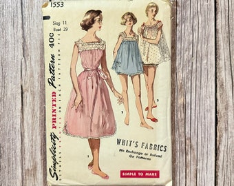 Simplicity Sewing Pattern 1553 - Vintage Shortie Nightgown And Panties