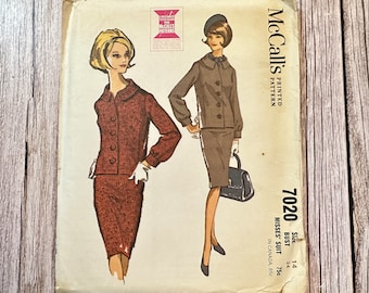 McCall's Sewing Pattern 7020. Abito vintage. Modello non tagliato.