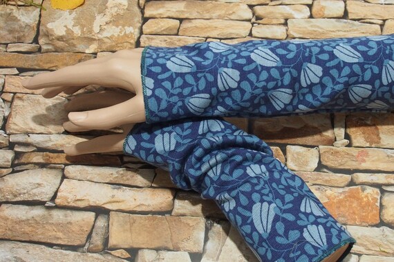 Arm warmers arm warmers wrist warmers made of alpine fleece women's hand warmers blue floral