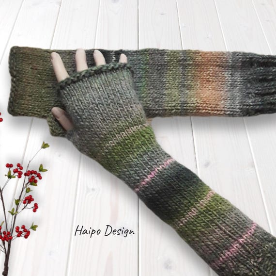 Long arm warmers, knitted from wicking wool, wrist warmers, mulesing-free hand warmers, gradient yarn green