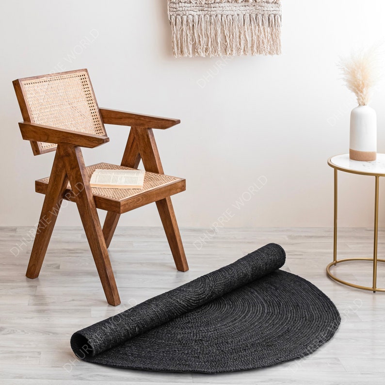 Jute Round rug in black color