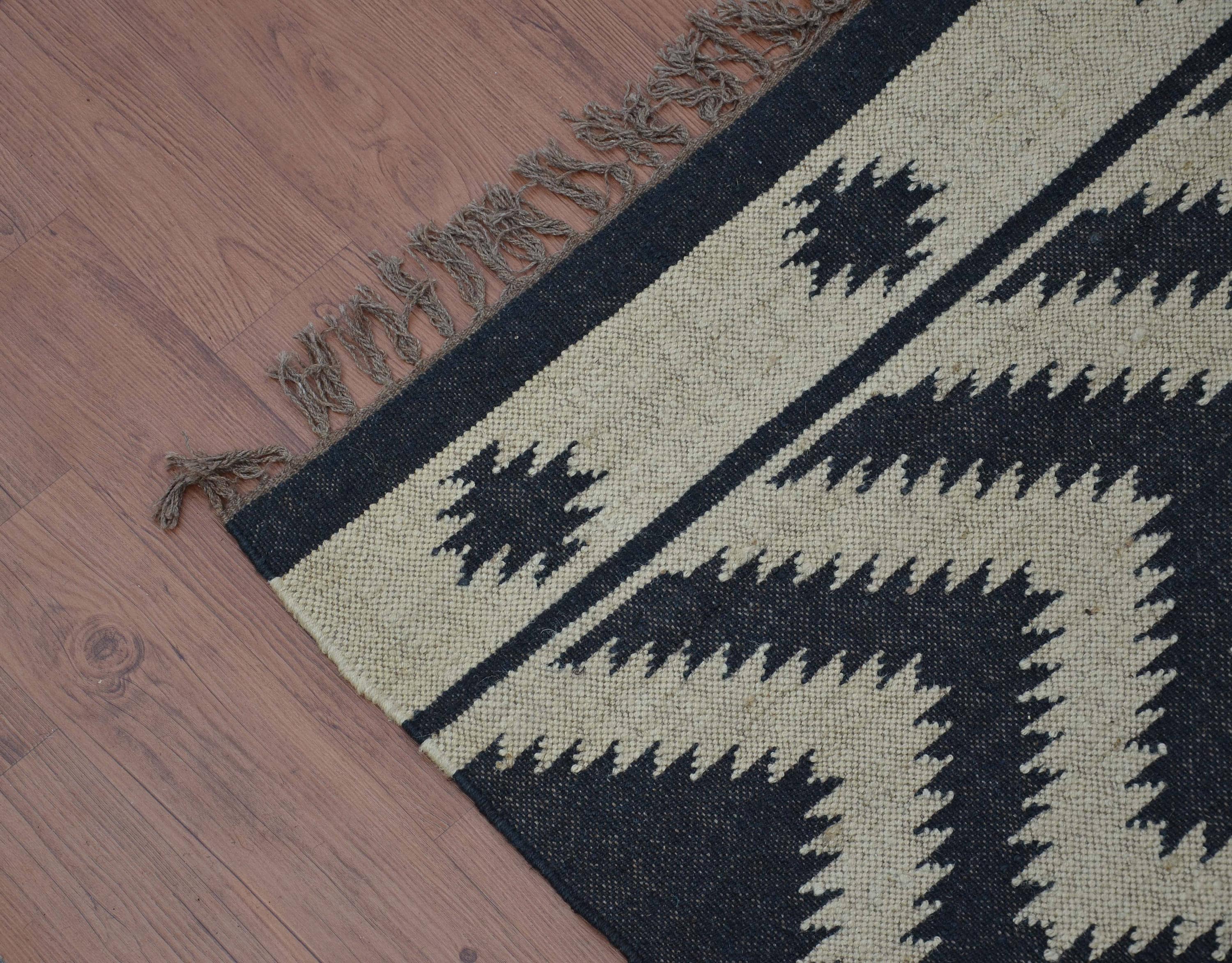 Black White Chevron Wool Jute Kilim 4x6 Zig Zag Rug Etsy