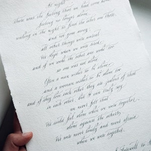 Caligrafía personalizada en papel de algodón hecho a mano: para votos matrimoniales, lectura de discursos de boda, cartas de amor, poemas y versos.