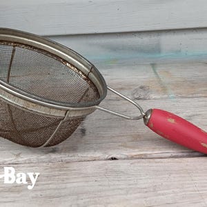 Vintage Wire Mesh Strainer with Wood Handle, Old Time Kitchen Utensil, Retro Kitchen Decor, Industrial Kitchen Decor