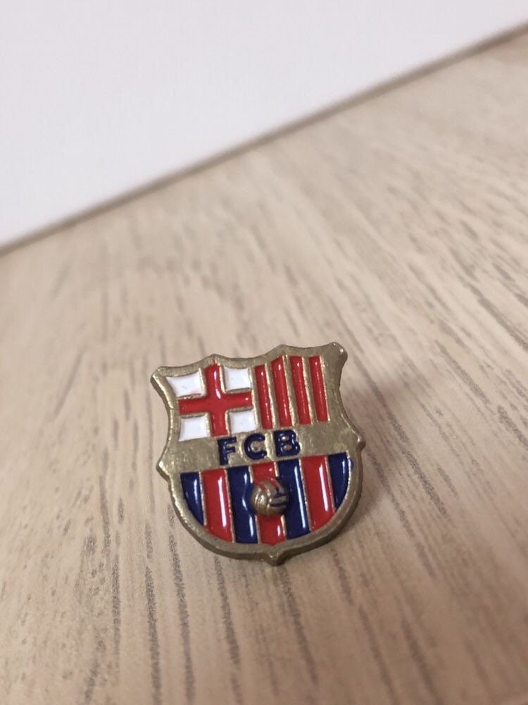 – The Website for Collectors of Soccer Pins / Football  Badges