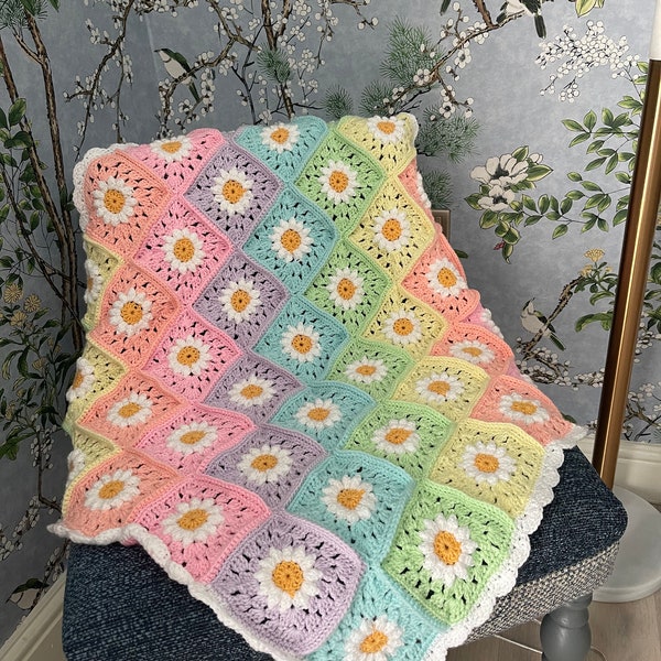 Crochet pastel daisy granny square baby blanket, baby girls blanket, handmade, baby gift, new baby, baby shower gift, Daisy baby blanket