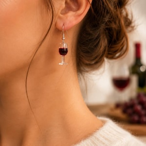 Boucles d’Oreilles Verres de Vin Rouges - Bijou Gourmand Fait Main - Cadeau Femme Original - Accessoire Vin - Wine Lover