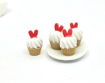 Cupcakes miniatures chantilly, nourriture maison de poupee