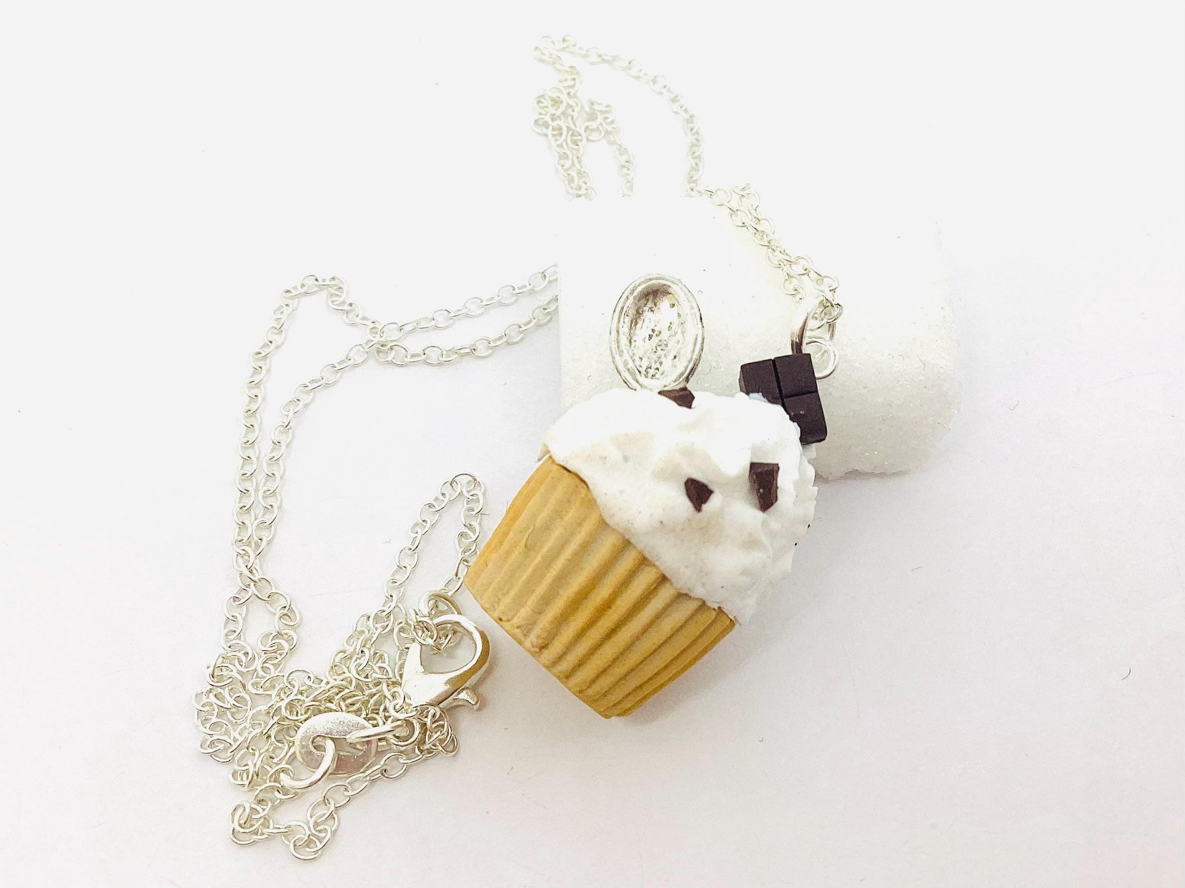 Fimo cupcake necklace, food costume jewelry, original gift idea