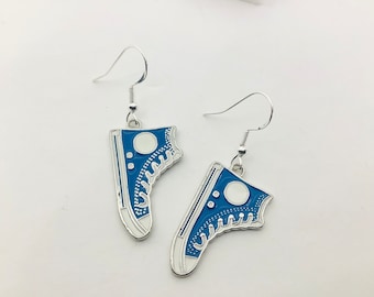 Boucles d’oreille converse baskets bleu azur, boucles d’oreille fantaisies, cadeau fête des mères