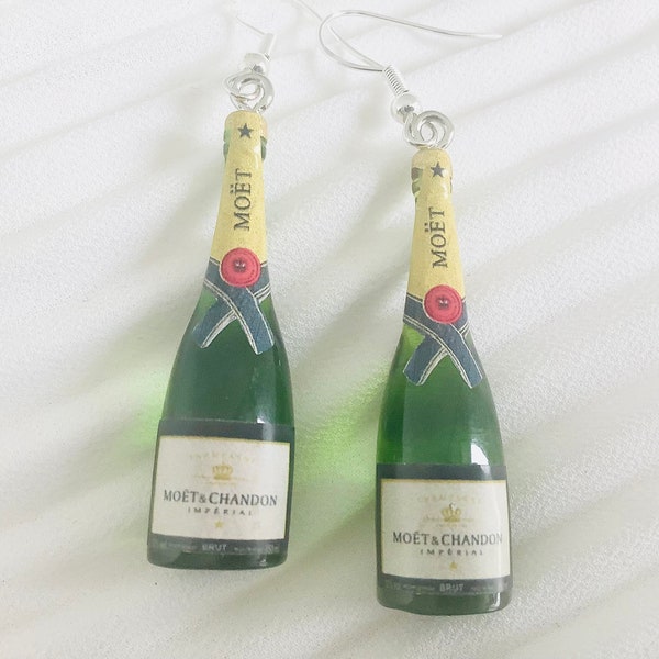 Boucles d’oreilles champagne resine, boucles d’oreilles fantaisies originales , idée cadeau femme