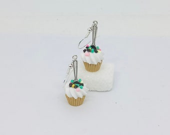 Chantilly cupcake earrings in fimo, miniature cake earrings