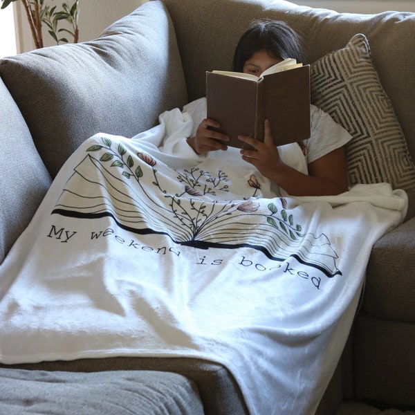 Reading Nook Essential: Soft and Warm Plush Blanket for Book Lovers