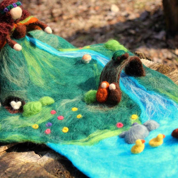 Mother Earth Large Playscape w / bunny, root children, mama duck, ducks, turtle and mouse (Waldorf-Inspired & Needle-Felted)