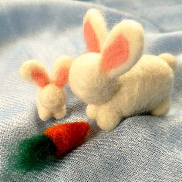 Mama & Baby Bunnies con zanahoria (fieltro de agujas/inspiración Waldorf)