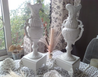 Mondial relay - vases sur socles anciens revisités shabby chic romantique