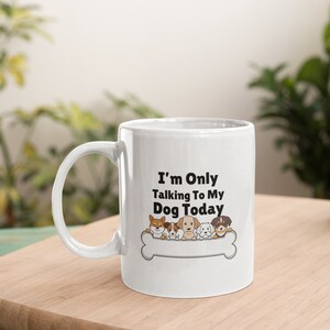 Taza de perro divertida, regalo para mamá de perro, regalo para dueño de perro, taza para amantes de los cachorros, regalo para dueño de perro, linda impresión de perro, taza impresa personalizada, gráfico de dibujos animados.