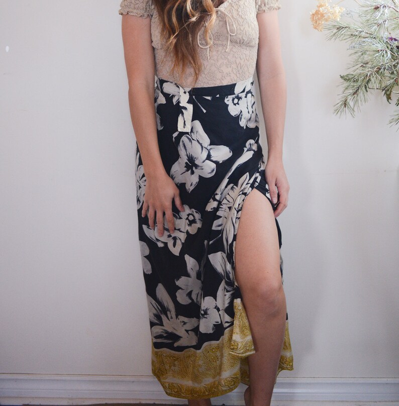 tropical print curved hem skirt tie front tropical print curved hem skirt tie front