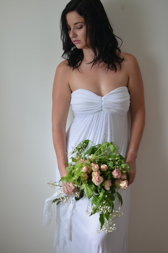 Vintage Minimal White Sweetheart Strapless Wedding