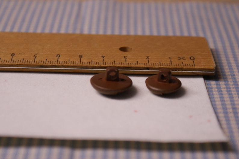 Leather Look Brown Genuine Vintage Set Plastic Buttons Shanked