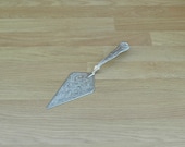 Silver Plated Cake Server Slice, with Kings Pattern Handle - Made in England by Grenadier - Vintage Tableware, Cutlery