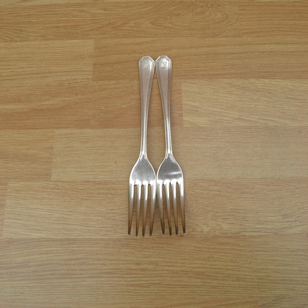 Silver Plated Table Forks, Lee & Wigfull, Sheffield, Insignia Plate - Vintage Cutlery, Tableware, Flatware