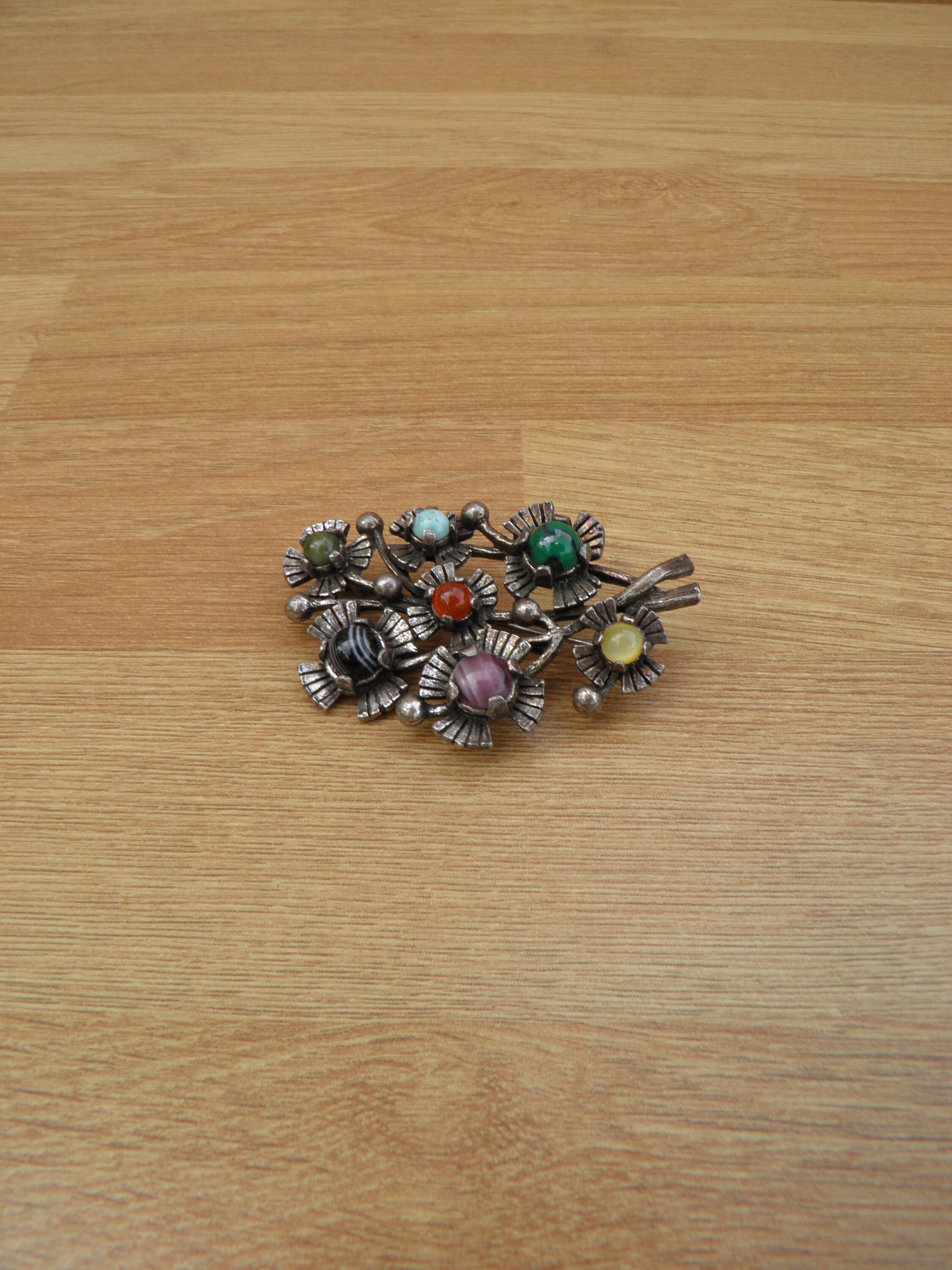 Miracle Flower Brooch, Polished Stones - Vintage Costume Jewellery