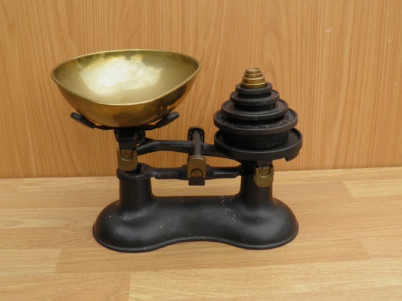 Set of Brass Weights for a scale (DEB) Set of Brass Weights for a scale (DEB)