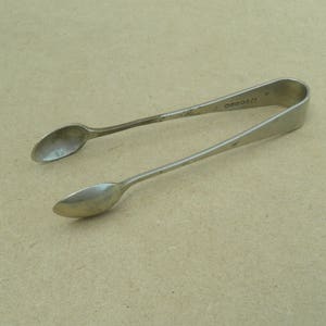 Silver Plated Sugar Tongs - Vintage Cutlery, Tableware, Flatware