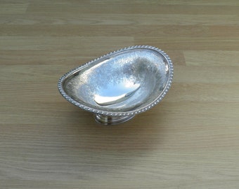 Silver Plated Dish, Made by Barker Ellis - Elegant Decoration - Vintage